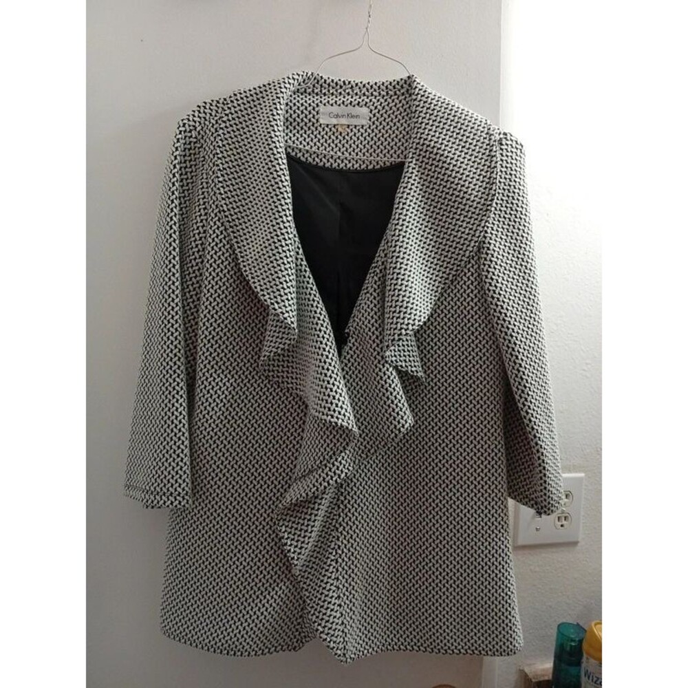 Calvin Klein ladies size 12 ruffle front houndstooth blazer